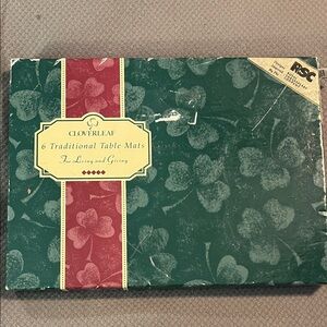 Green Shamrock Table Mats Set